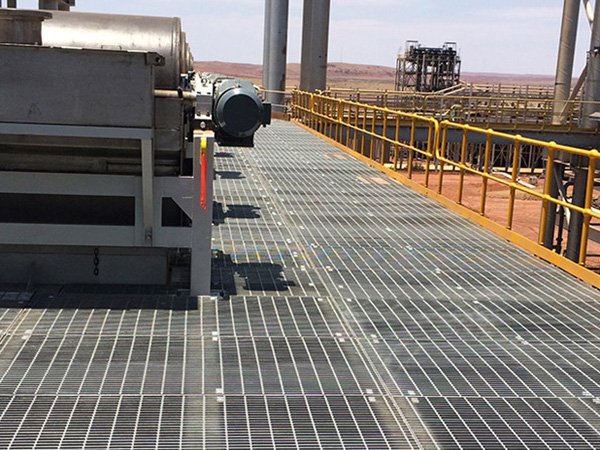 钢格板户外4米宽平台案例