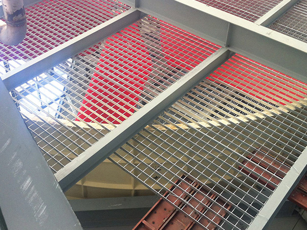 钢铁厂钢格板吊顶案例